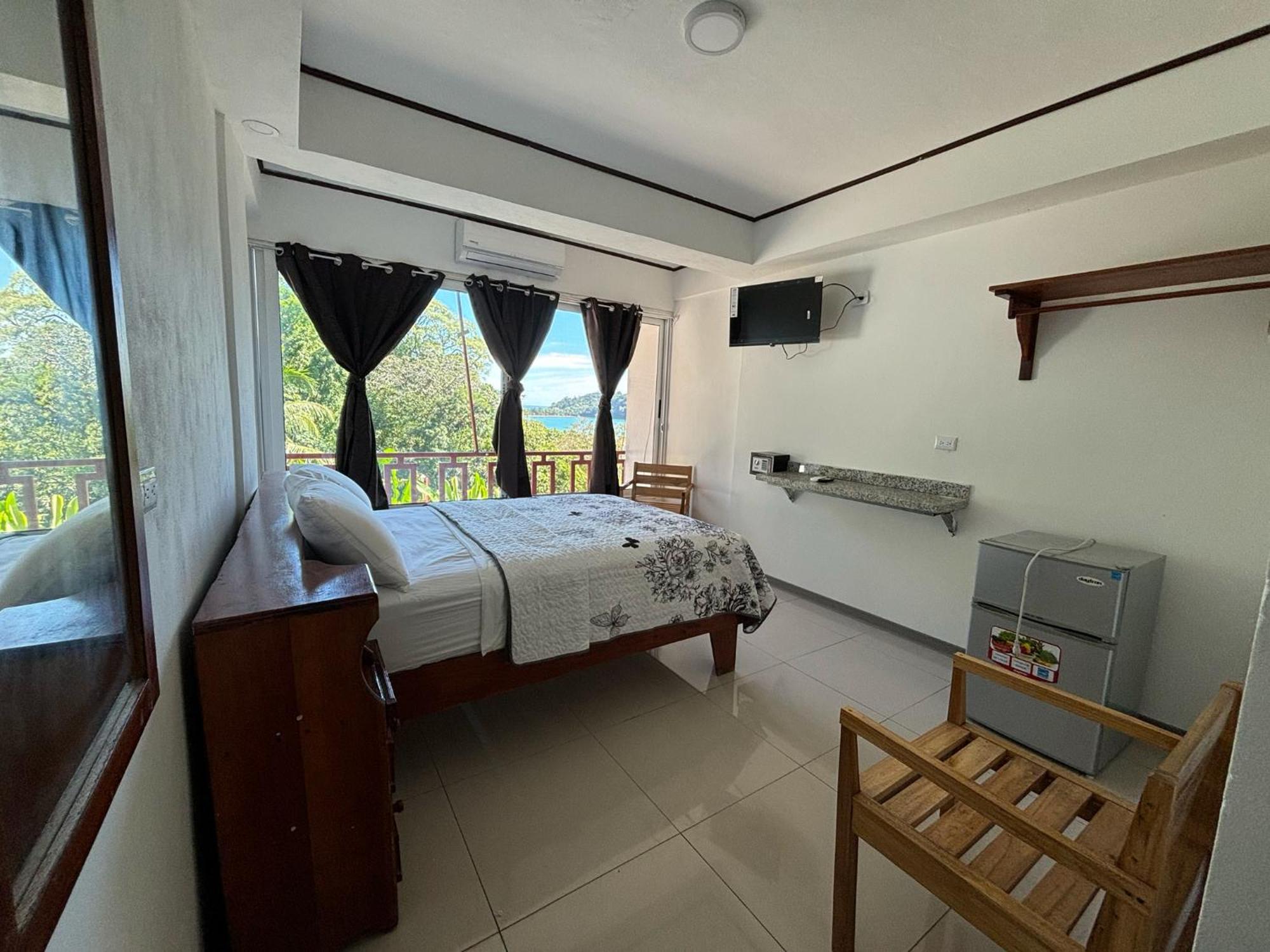 Hotel Coco Beach Manuel Antonio Exterior photo
